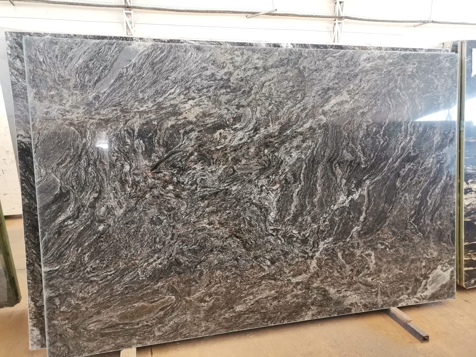 Granito Lava Veccia Pulido