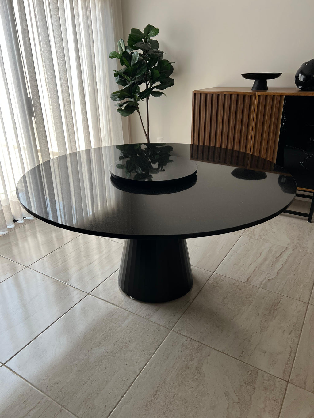 Comedor Redondo Nevado Granito Black Galaxy