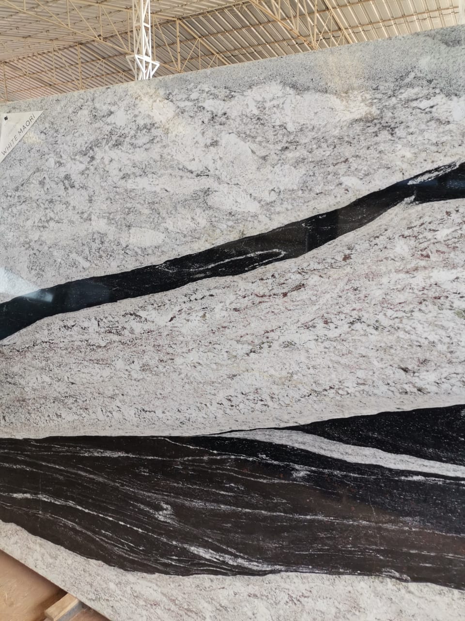 Granito White Maori Pulido