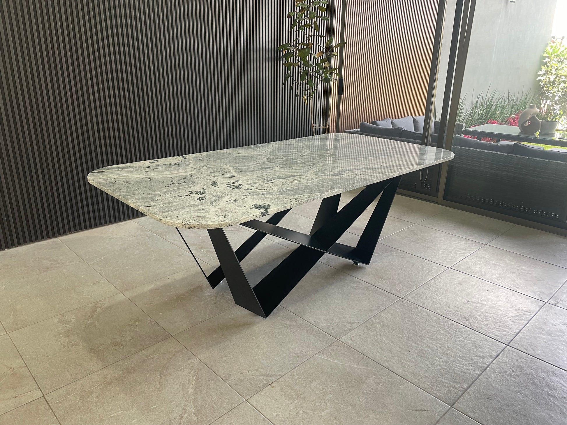 Comedor Danubio Antartic White
