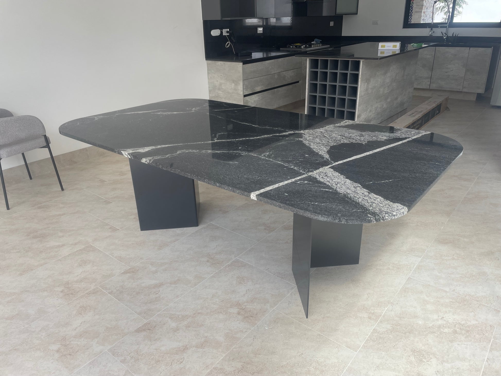 Comedor Fuji Granito Negro Venutti