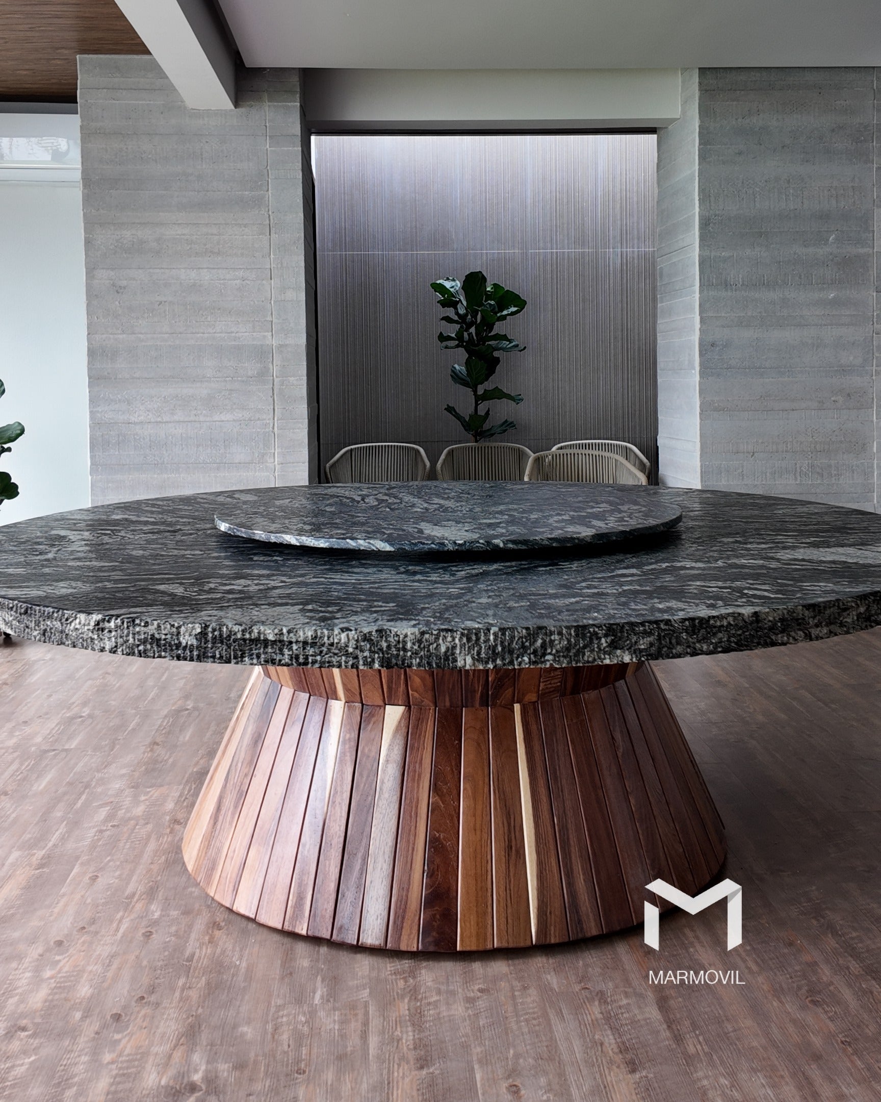 Valhalla Moldura Cinceleada — Granito Negro Indiano Leather
