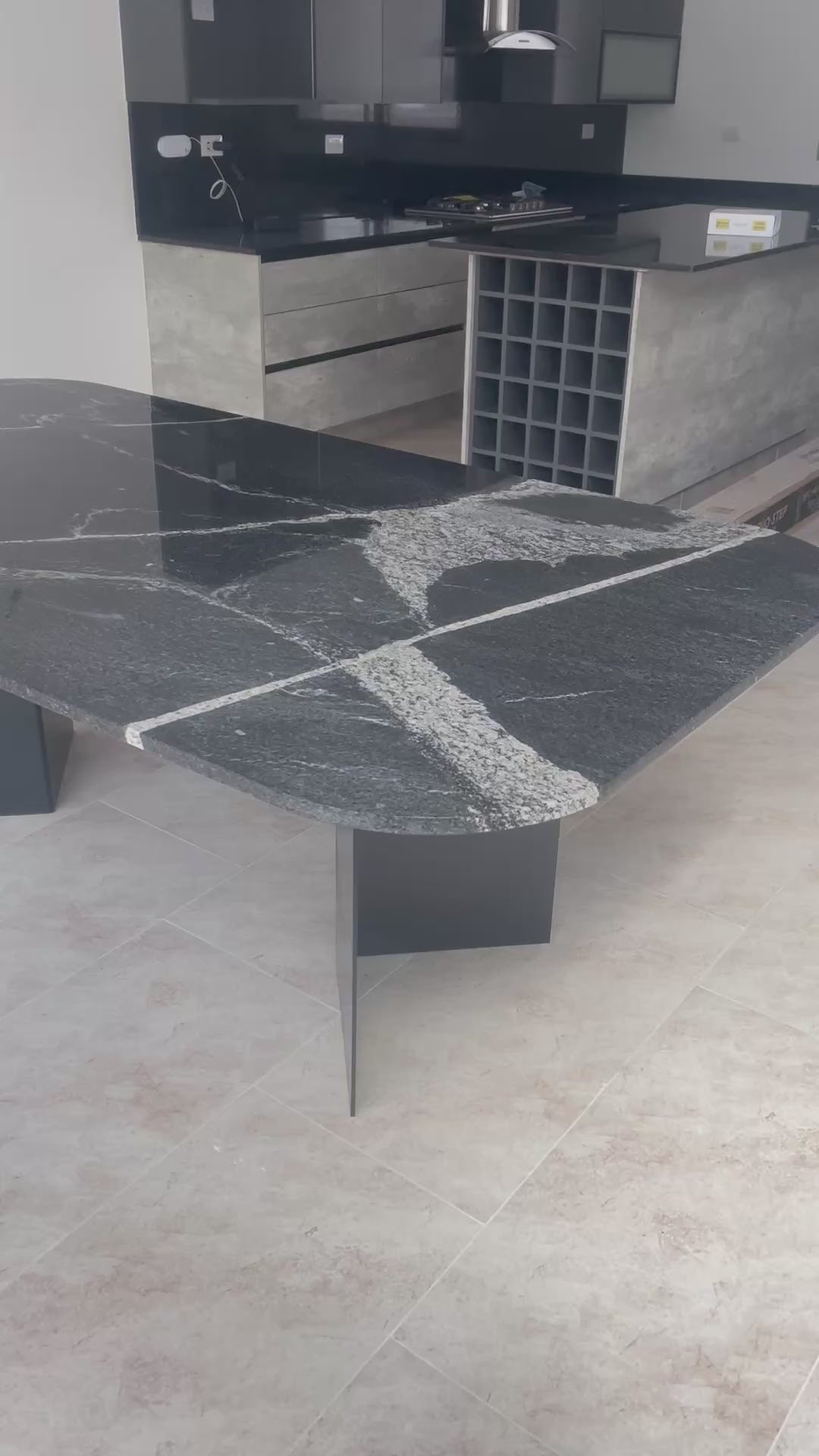 Comedor Fuji Granito Negro Venutti